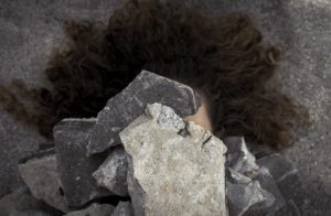 Exposição Remissão em cartaz no Espaço Cultural dos Correios Fortaleza discute assédio contra mulheres