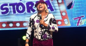Humorista Tiririca faz apresentação gratuita em Fortaleza