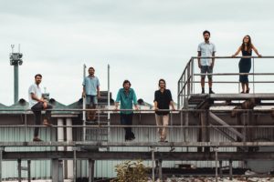 Barcamundi transforma ações cotidianas em lúdicas no clipe “Amor Concreto”