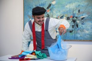 Histórias dos pintores Antônio Bandeira e Cândido Portinari são contadas no Projeto Tarde com Arte