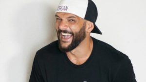 Dion Queiroz apresenta show de humor gratuito no Shopping Parangaba