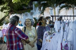 Feira da Escola de Artes e Ofícios acontece no Parque do Cocó