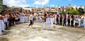Alok visita ‘Projeto Axé’, ONG beneficiada por cachê doado no Carnaval