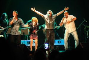 Show de lançamento do disco “Futuro e Memória” levou grande público ao Theatro São João, em Sobral