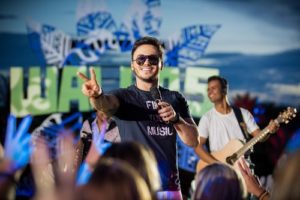 Cantor Wallas Arrais lança clipes das músicas do DVD #Wallasdeboa
