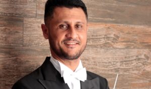 Maestro de Pindoretama (CE) rege a Bachiana Filarmônica SESI-SP, de João Carlos Martins, no Theatro Municipal de São Paulo