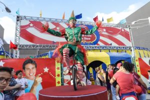 Circo, música e Papai Noel movimentam os shoppings de Fortaleza