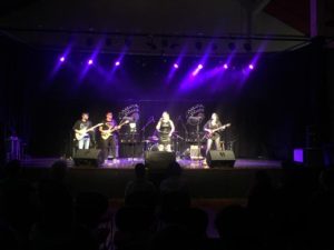 Canoa Blues apresenta repertório de rock em shows na noite de abertura