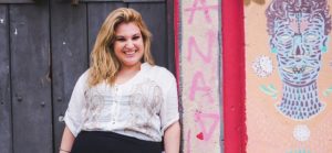 Xana Gallo lança samba que traz olhar para direitos humanos