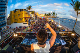 Alok é favorito ao ranking mundial da Billboard e lança campanha em Salvador no trio sem cordas