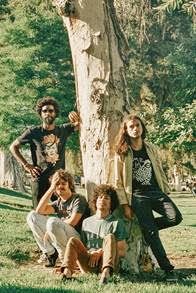 Boogarins lança  single e o clipe de “Invenção”, faixa inédita do novo álbum da banda, “Sombrou Dúvida”, que será lançado em maio