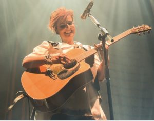 Isabella Taviani faz show no Theatro Via Sul em Fortaleza