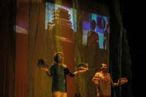 Cia Comedores de Abacaxi apresenta “Restos Cavam Janelas” em Fortaleza e  em Maracanaú