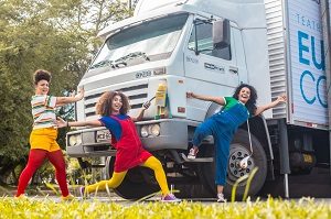 Projeto Teatro Móvel chega a Fortaleza na Biblioteca Municipal Cristina Poeta