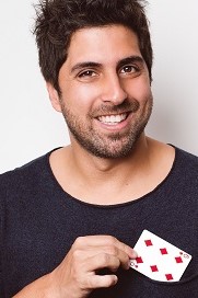 Gabriel Louchard apresenta “Ilusões – Festival Internacional de Mágicas” no Theatro José de Alencar