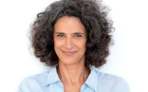 Simone segue promovendo lives aos domingos