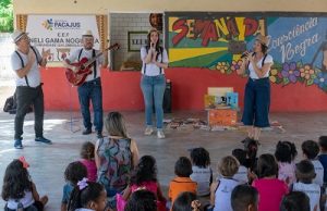 Baú de Leitura chega às praias com novos livros e histórias