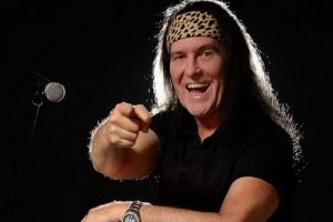 Dave Evans, ex-vocalista da banda AC/DC fará show em Fortaleza