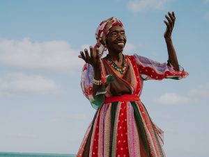 Lia de Itamaracá, apresenta show “Ciranda de Ritmos” no Cineteatro São Luiz