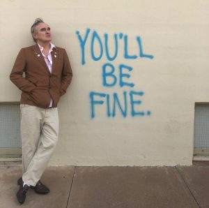 Morrissey antecipa novo álbum solo com single “Knockabout World”