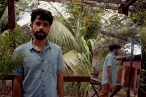Caio Castelo lança  clipe da música “Tanto”