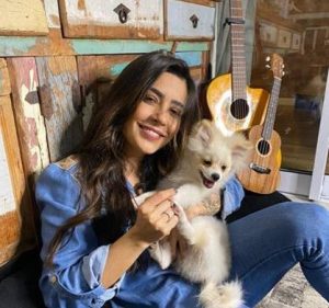 Lauana Prado apresenta o projeto “Enfrente/Em Frente Com Lauana”