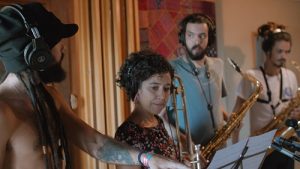 Zé Bigode Orquestra inicia nova fase com clipe e single “Tikulafe”