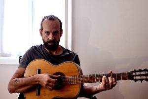 MOMO. lança single e anuncia EP com feat. de Alex Siegel (Amo Amo) e Helio Flanders (Vanguart)