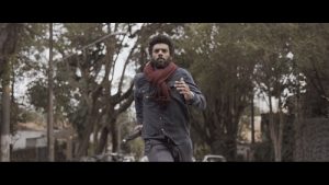 Supercolisor canta os encontros e desencontros urbanos no cinematográfico clipe “Eu Não Te Esqueci”
