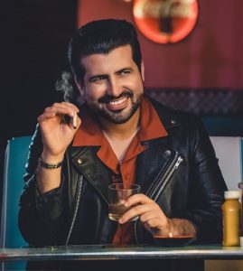 Jair Bloch relança clássico de Elvis