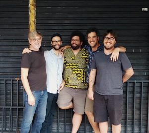 Remobília, projeto de integrantes da extinta Móveis Coloniais de Acaju, lança single “Sol no Rosto”