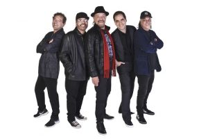 The Fevers faz live e homenageia Renato Barros