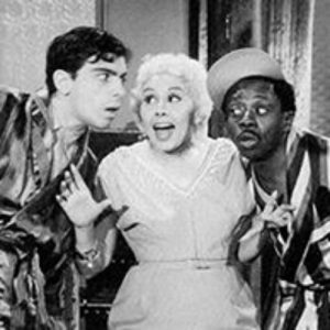 “A Baronesa Transviada”, com Dercy Gonçalves, é atração da TV Brasil