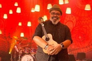 Projeto Sambabook lives recebe Jorge Aragão