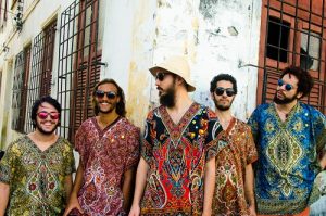 Suinga lança EP e clipe