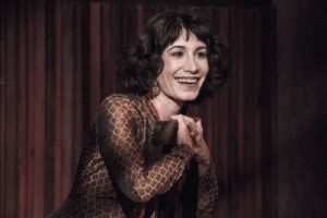 “Alice, Retrato de Mulher que Cozinha ao Fundo” no Teatro Vivo em Casa