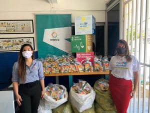 Instituto Povo do Mar e Associação Fortaleza Down recebem kits escolares e máscaras para crianças e adolescentes