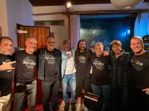 VCI promove sorteio de guitarra autografada por ícones do rock nacional