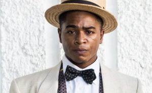 Teatro Vivo em Casa apresenta o espetáculo “Numa Terra Estranha – 12 Respirações