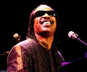 Stevie Wonder lança dois singles inéditos