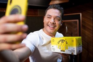 Wesley Safadão lança hit em pack de cerveja da Skol