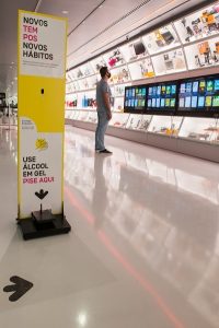 Oi Futuro reabre centro cultural com a exposição Luiz Zerbini – Campo Expandido