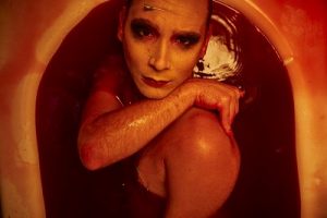 Coletiva Profanas estreia peça sobre identidade de gênero