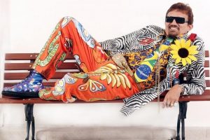 Stand up musical de Falcão encerra a campanha Sintonia do Bem em 2020