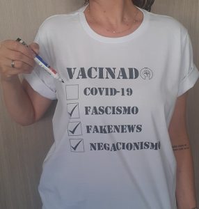 Grife  lança camiseta com caneta para pessoa sinalizar quando for vacinada contra Covid-19