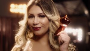 O Boticário dá novo título à Marília Mendonça e traz a Rainha da Glamurência