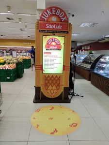 Em apoio aos músicos, Mercadinhos São Luiz leva jukebox para lojas