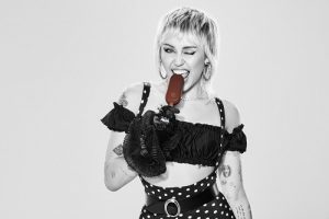 Magnum e Miley Cyrus se unem em parceria inédita