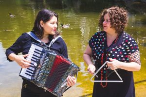 Trovadoras Itinerantes apresentam contação de histórias no Projeto Palavras
