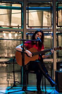 Coisas da Vida, de Rita Lee, ganha versão de Vanessa Bumagny